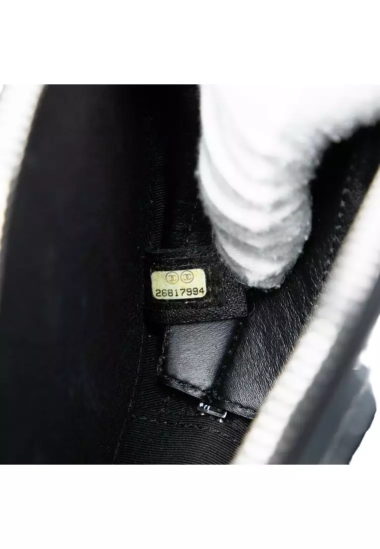 Pre-Loved Chanel Patent Round As Earth Bag