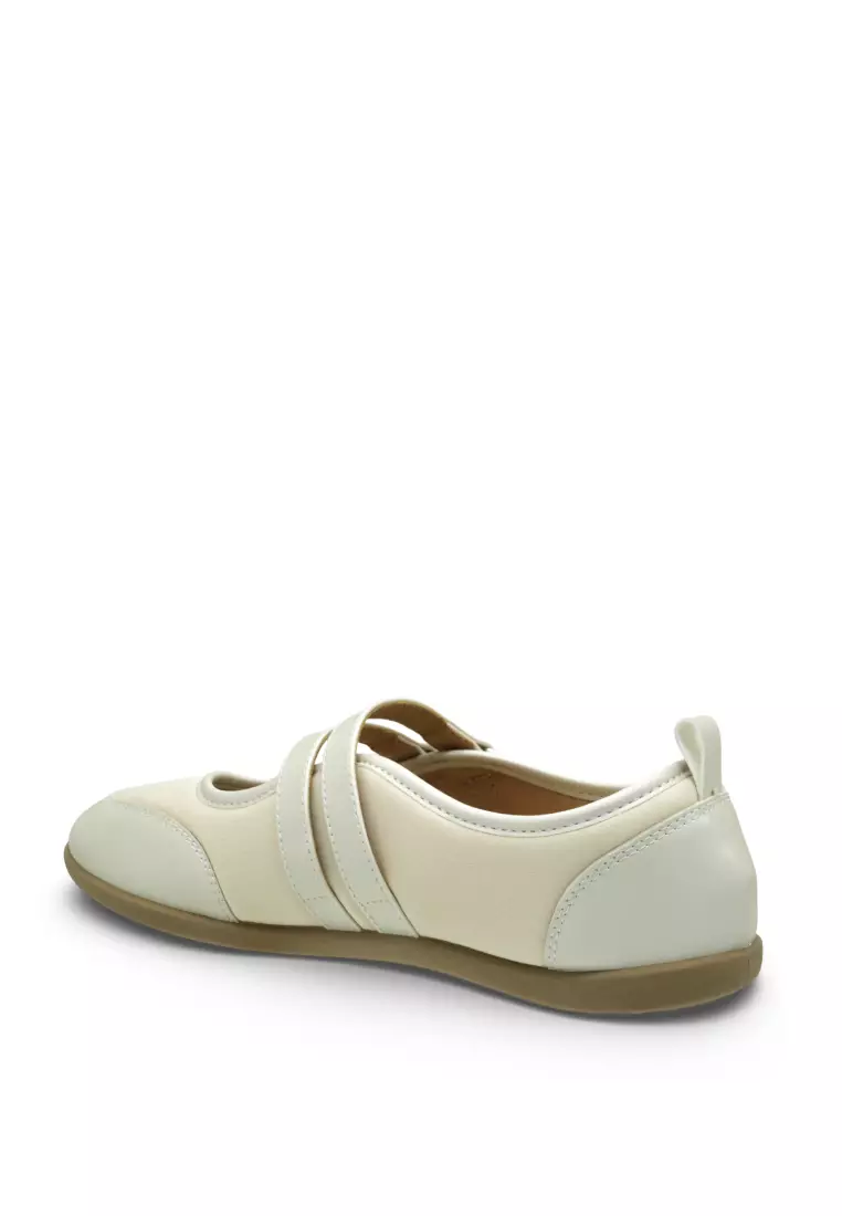 Women Slip On Lifestyle Sneakers - 260160401