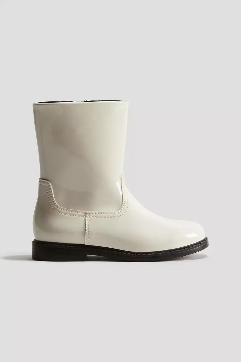 Discount on H&M  shoes - SKU: Patent boots