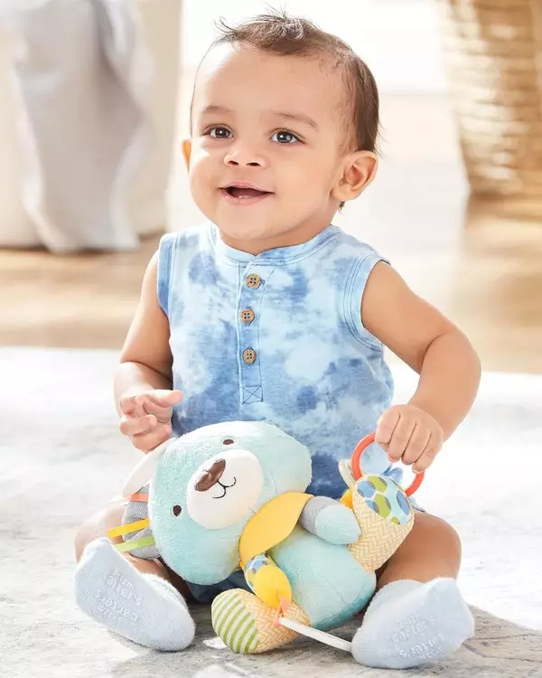 Skip Hop Bandana Buddies Activity Toy Bear - Mainan Stroller Anak