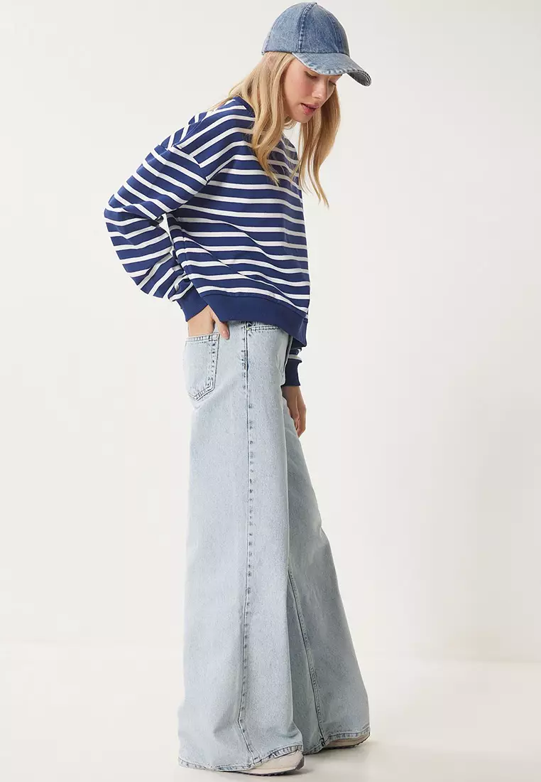 Mid Waist Wide Leg Jeans