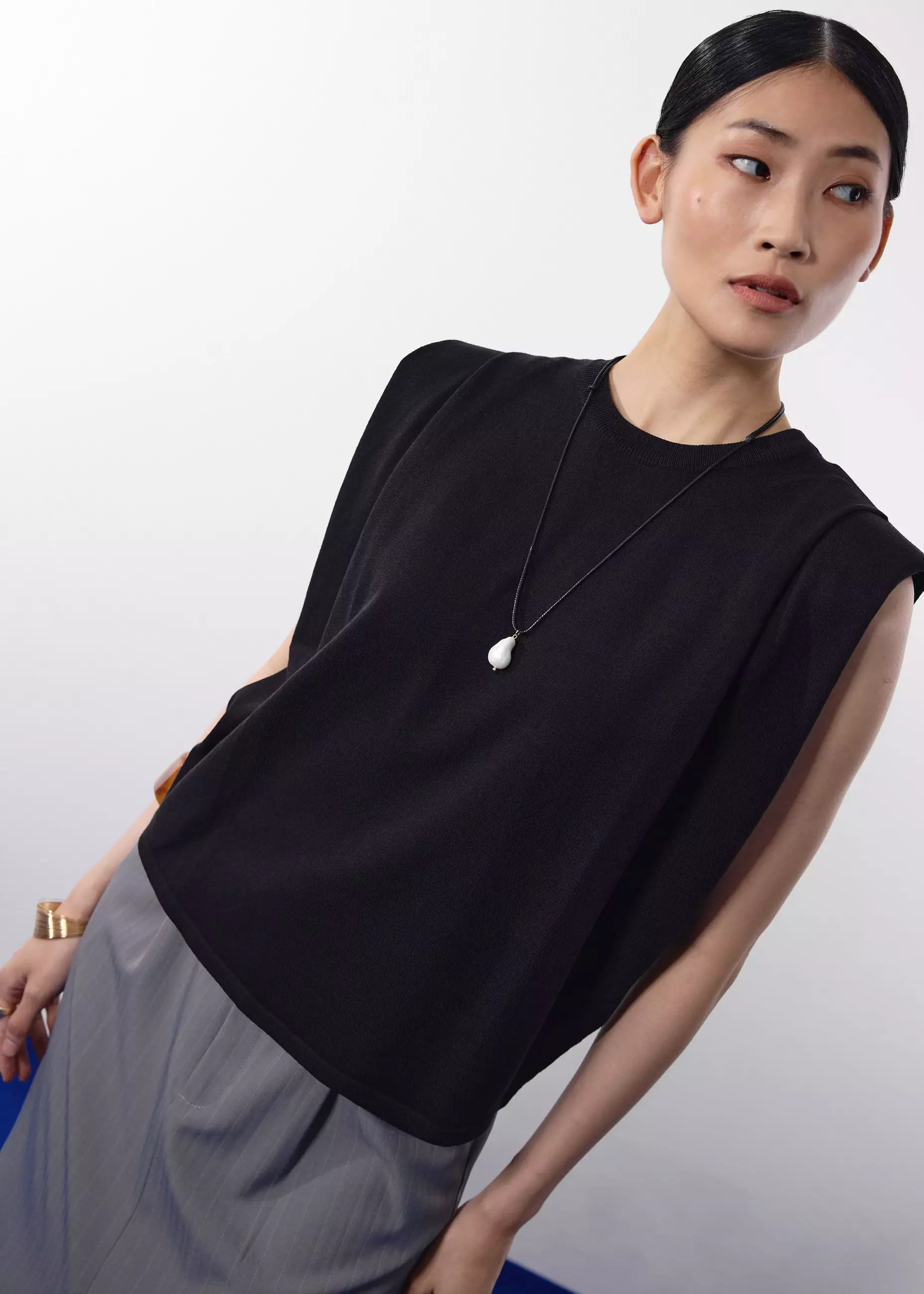 Atasan Wanita - Jae Knit Round Neck Cap Sleeve Boxy Top