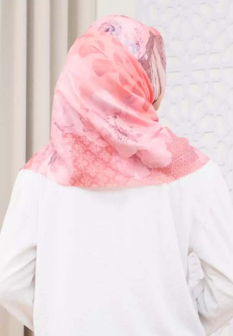Hijab Segi Empat Wanita Premium Alula Series Signature Square Voile Scarf Blush Peach