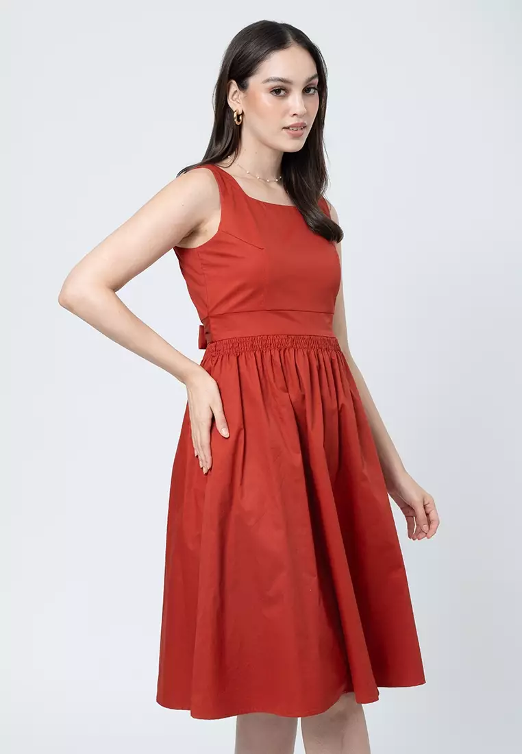 Kaya Dress with Square Neckline and Fabric Belt