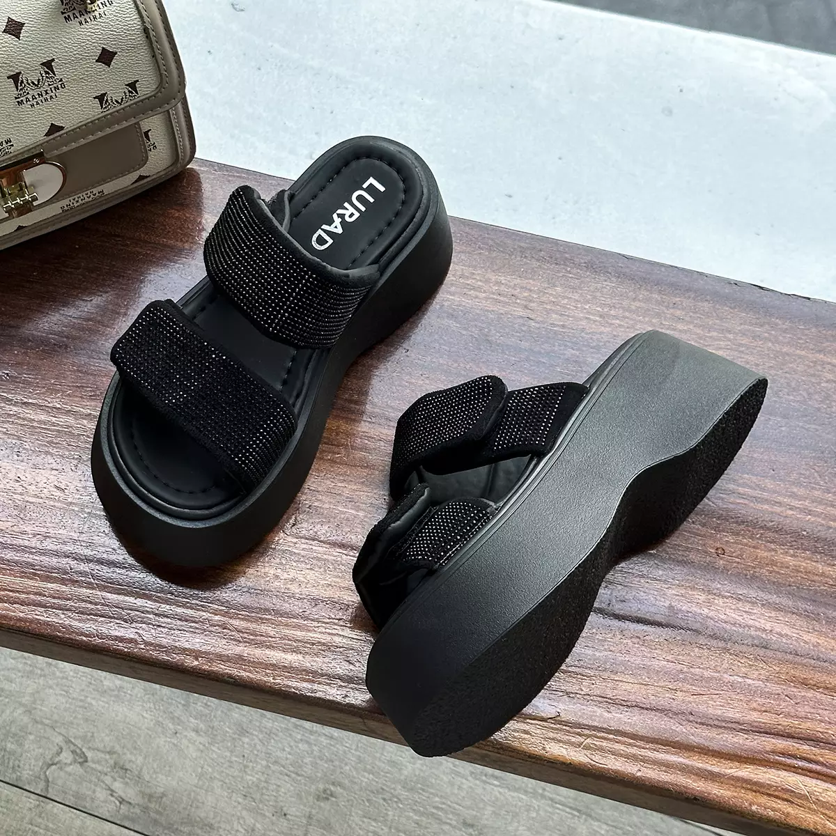 Sandal Cewek Wedges Daily Sendal Wanita Hitam Polos WL2473