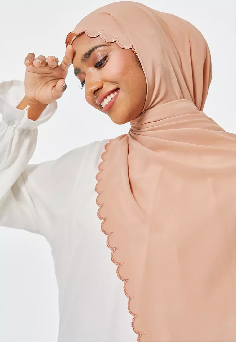 Sulam Delima Scarf in Camel Brown