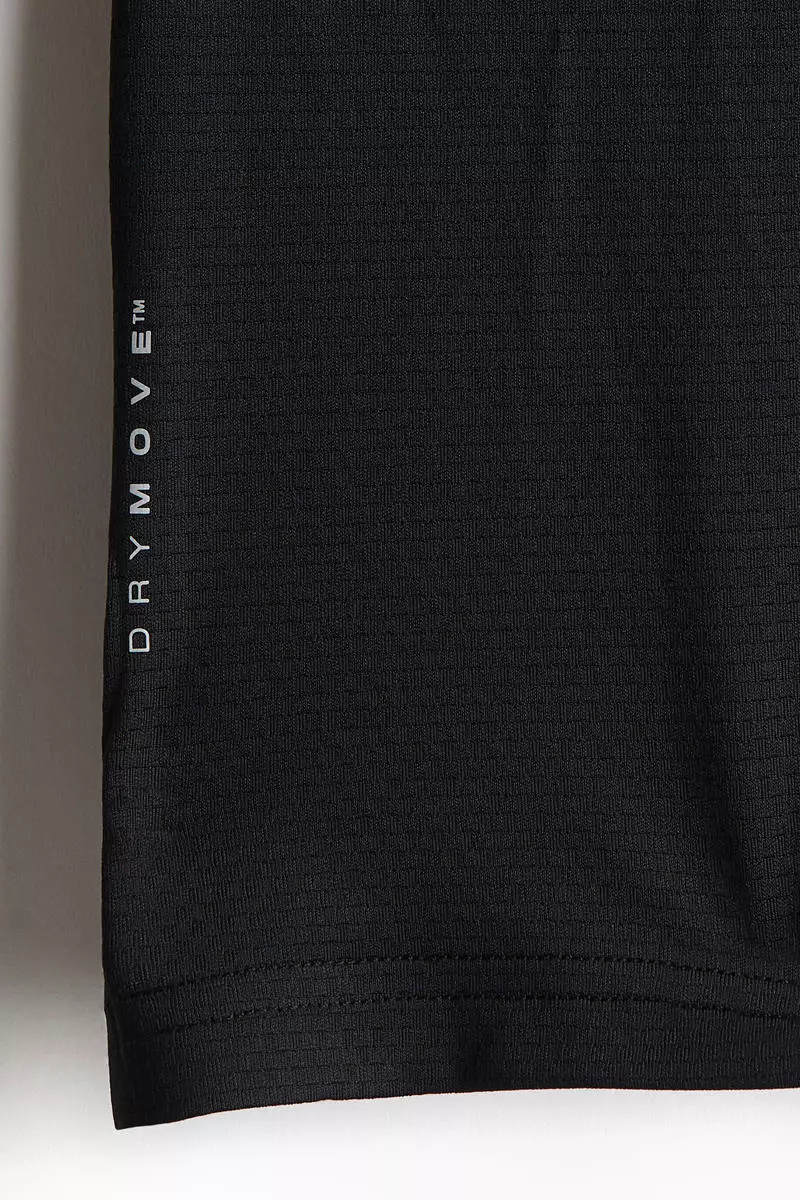 Muscle Fit Sports top with DryMove™