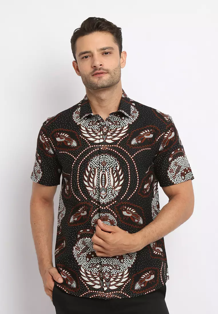 MAGINOT ARNATA BLACK Batik Slim Fit Lengan Pendek