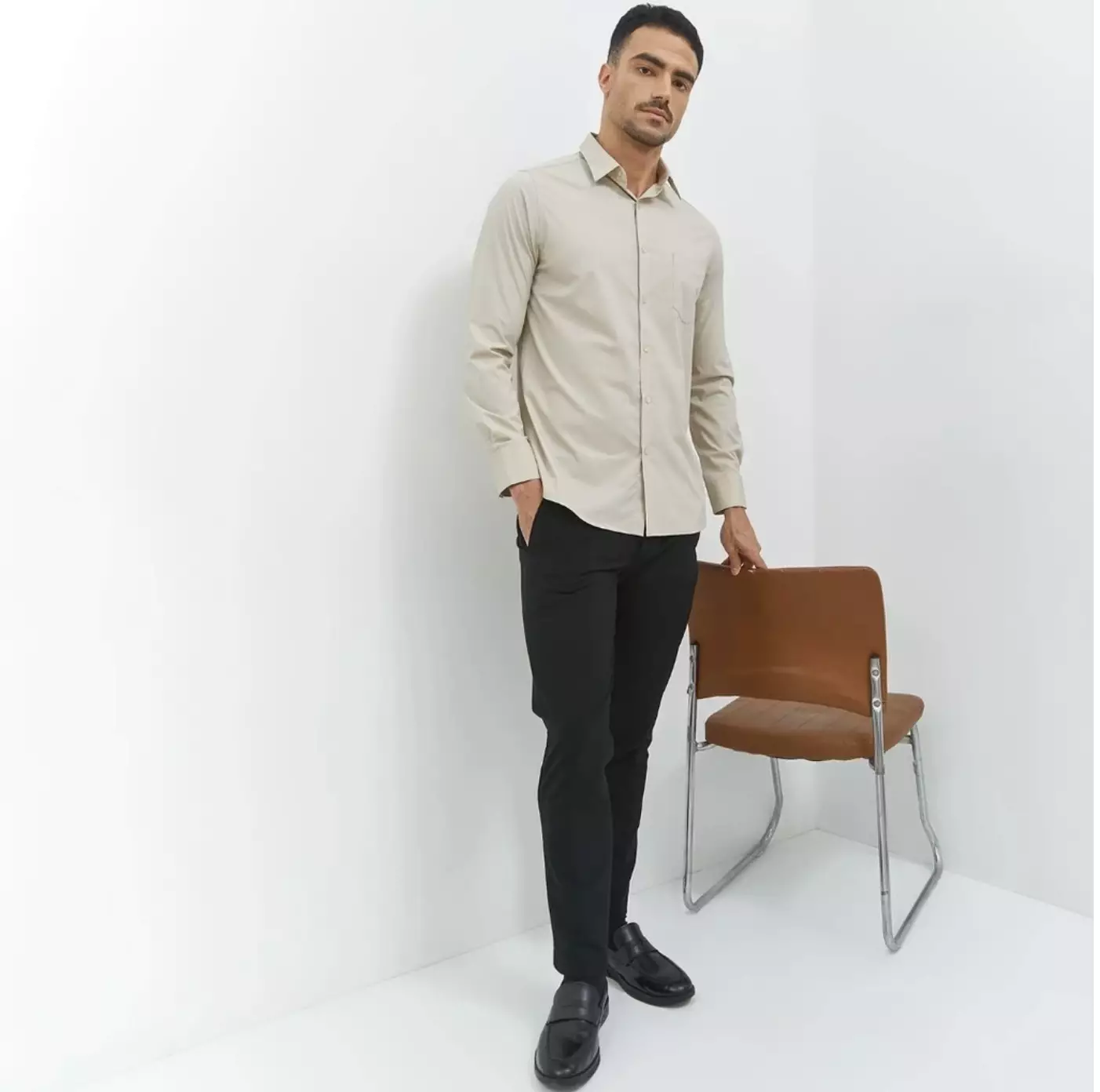 Jobb Ortega Kemeja Pria Lengan Panjang Slim Fit Light Khaki Colour Light Khaki