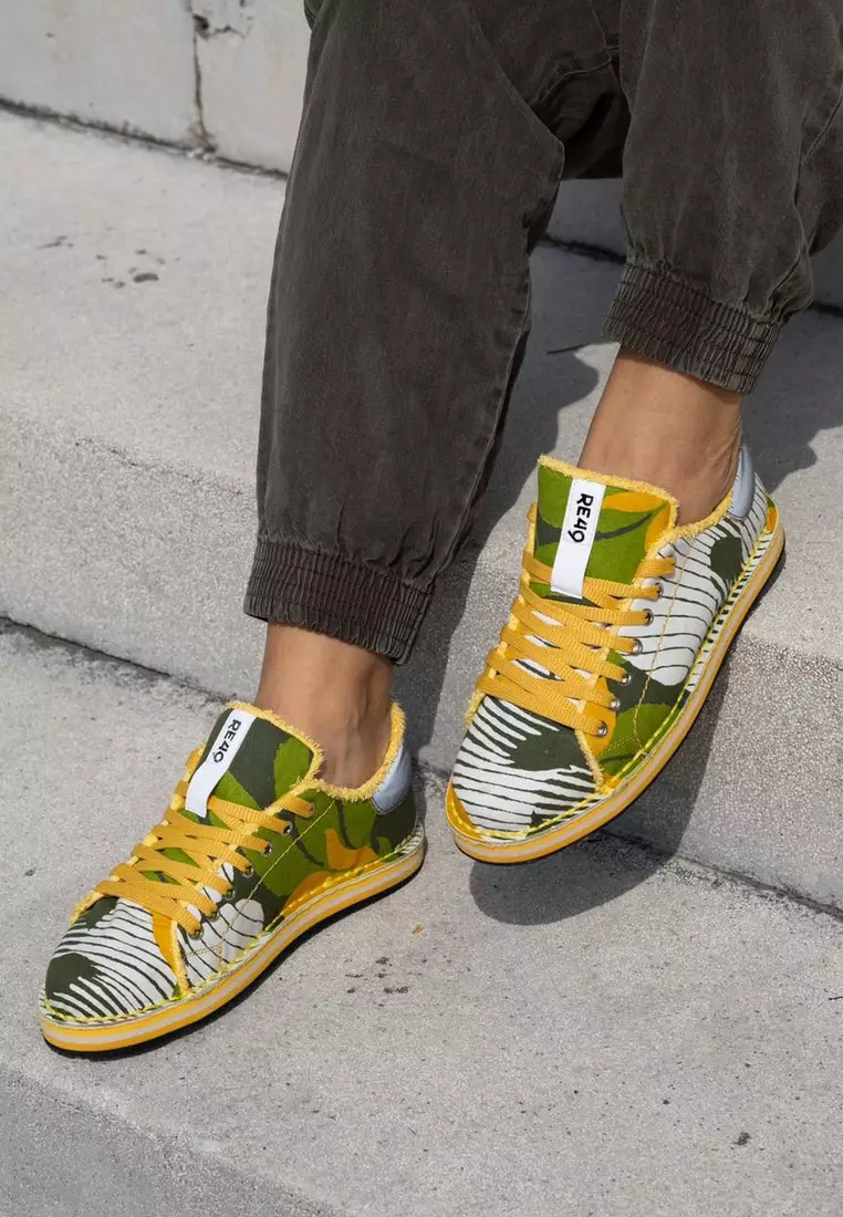 MARE LIFESTYLE Sneakers - Made from 100% Recycled Materials in Italy from Recycled beach beds and chairs fabric and car tyres for the soles. MARE LIFESTYLE sneakers - Green/Yellow