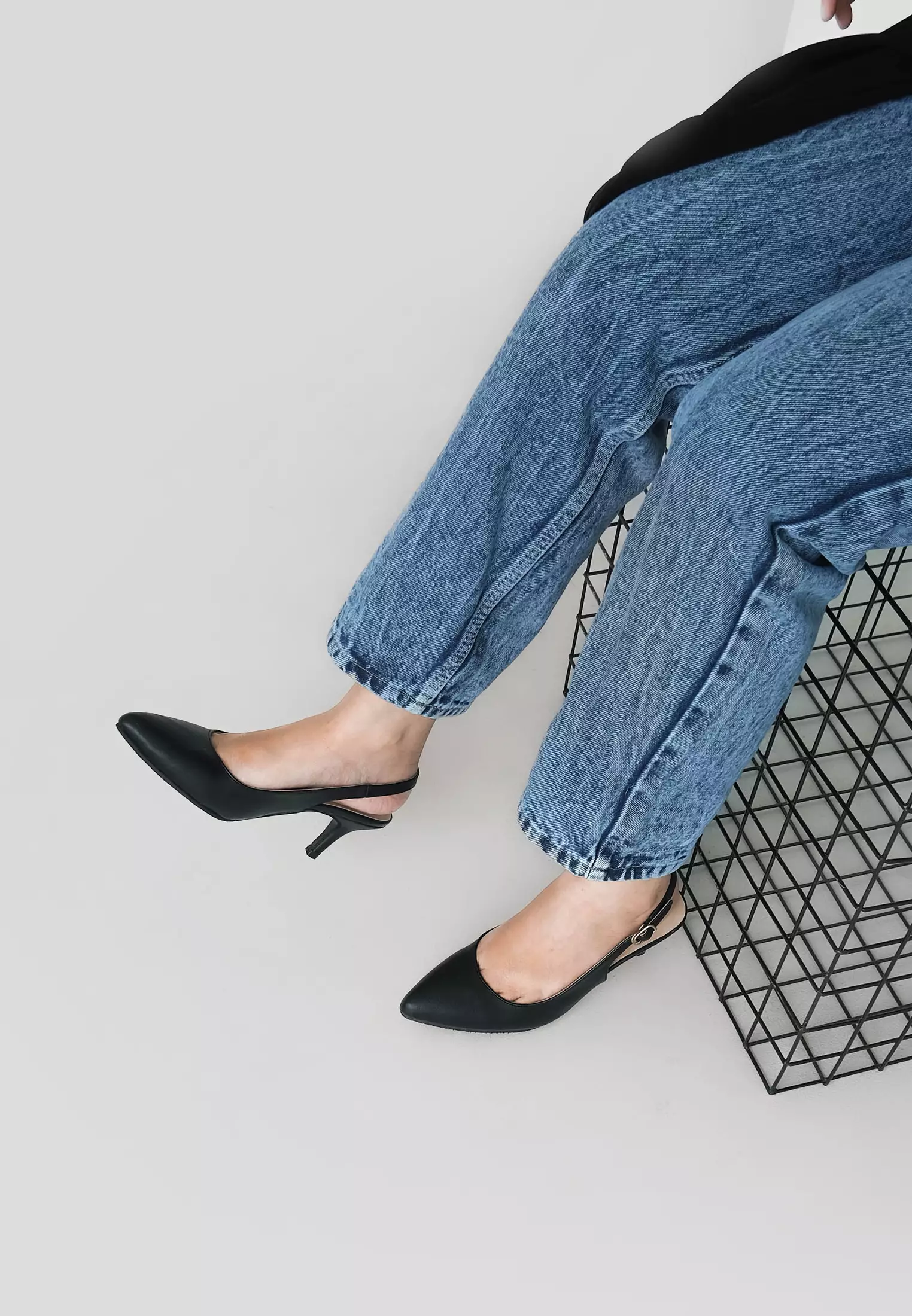 Claire Sepatu Slingback Wanita Stiletto Pointed Toe