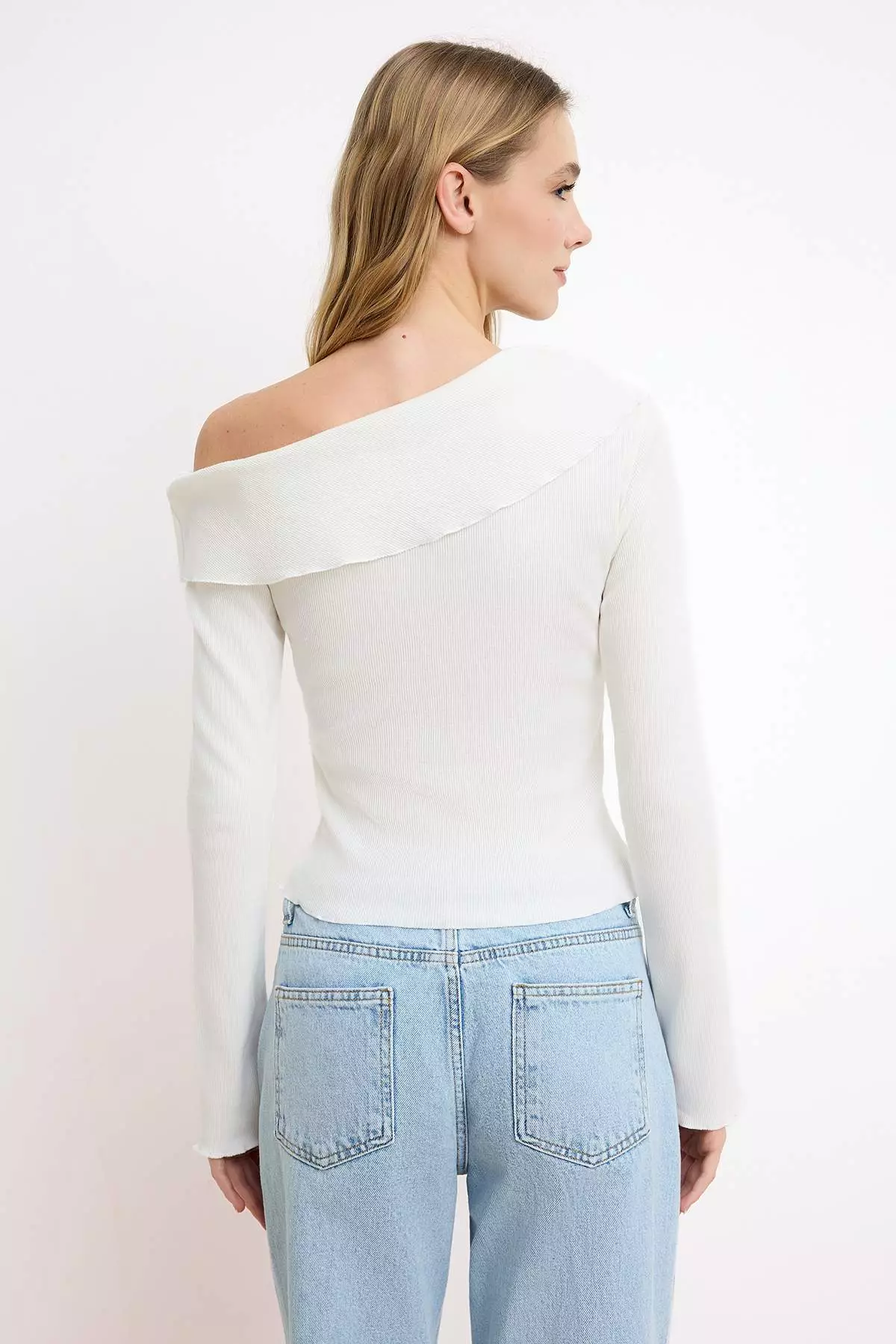 Ecru Fitted/Asymmetrical Collar Accessory Detailed Ribbed Stretch Knitted Blouse Twoss26Bz72