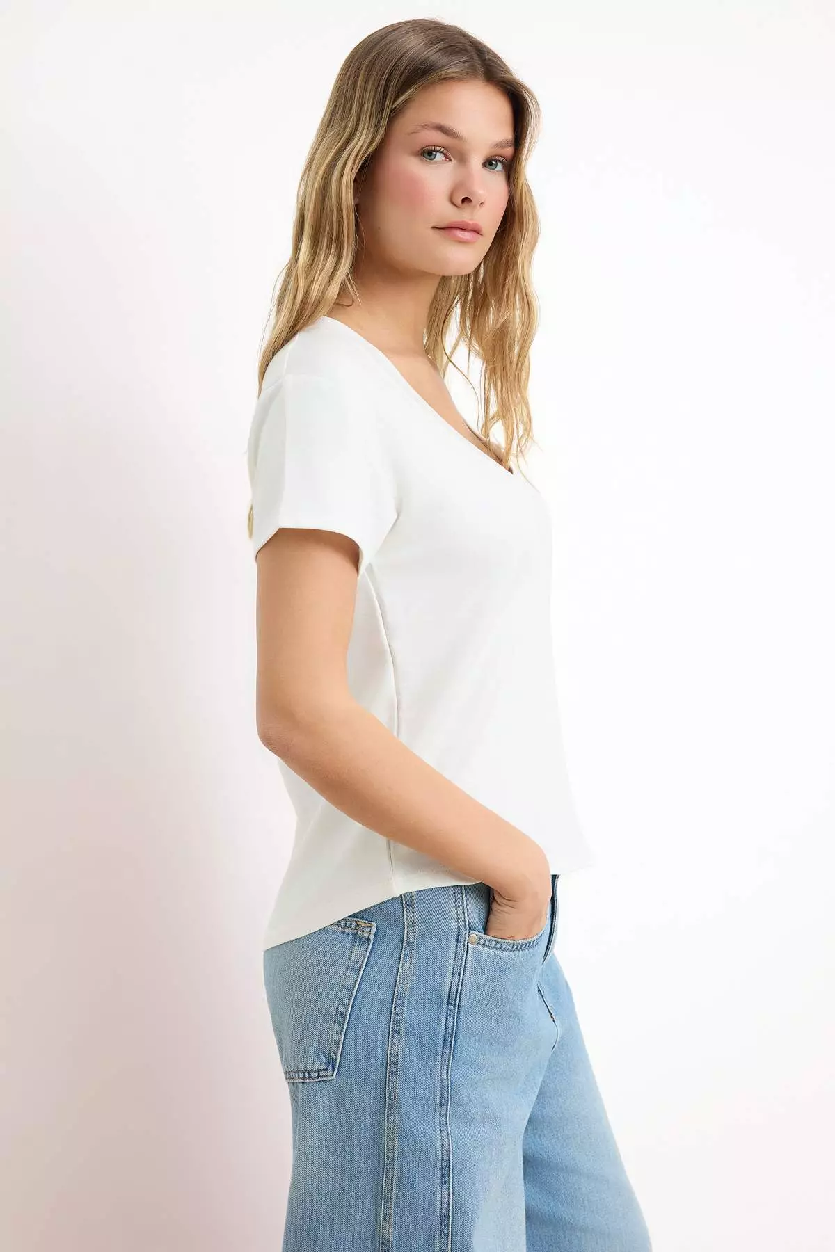 Ecru V-Neck Regular/Normal Fit Knitted T-Shirt Twoss25Ts00196