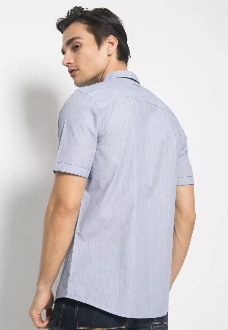 Johnwin - Kemeja Casual - Kemeja Pria - Biru Muda - Salur - Lengan Pendek - ASH.670.K880.768.C-S/S