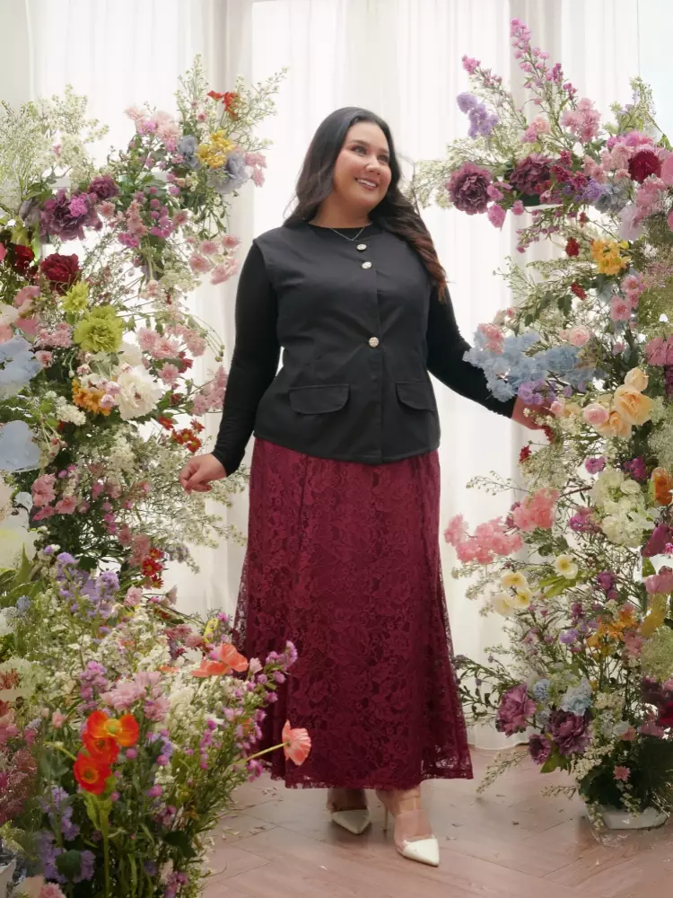 xtramiles Ladies plus size skirt peony lace skirt maroon