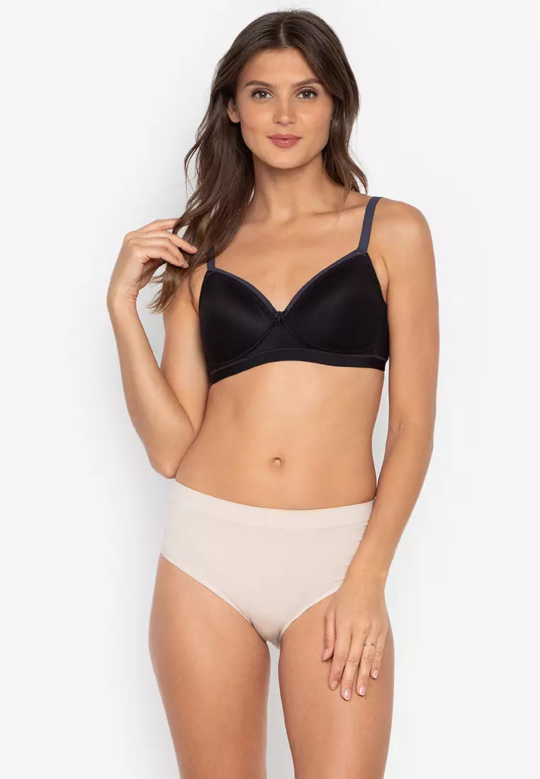Brand New Marks and Spencer Sumptuously Soft Full Cup T-Shirt Bra, Women's  Fashion, New Undergarments & Loungewear on Carousell