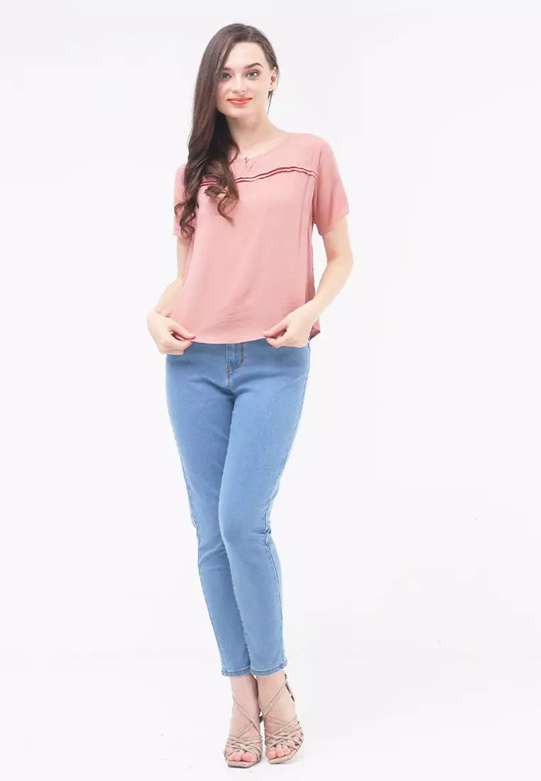 Short Sleeves Roundneck Blouse