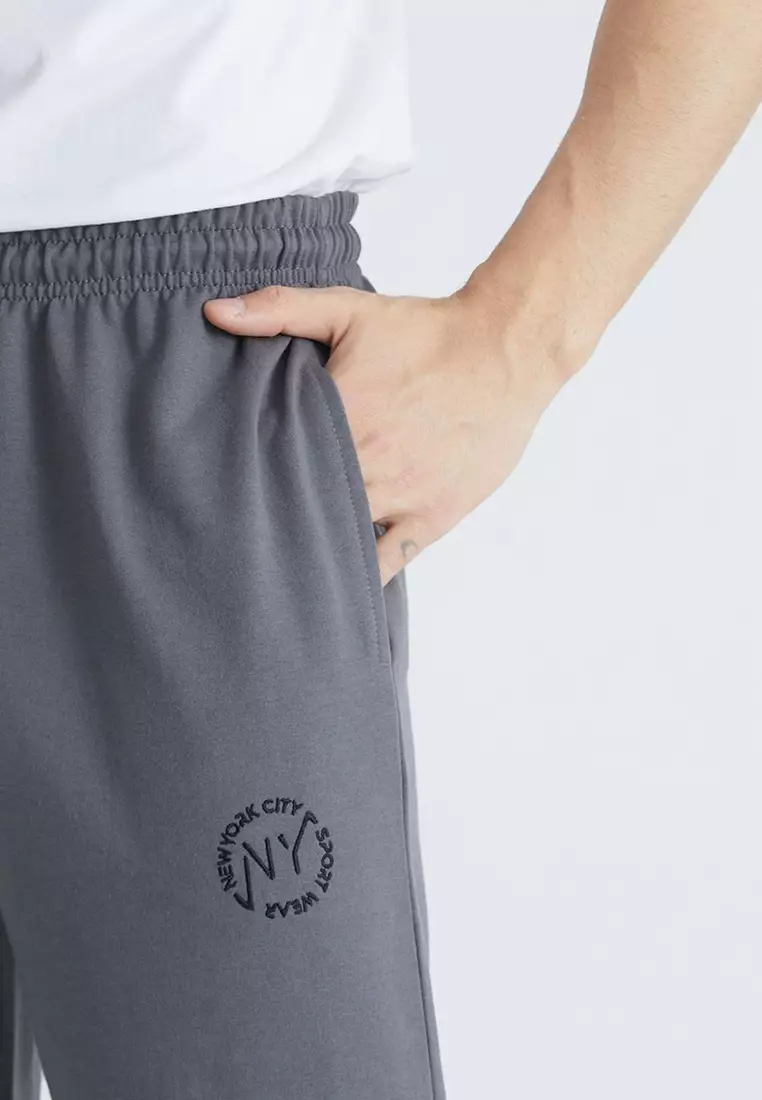 Smoked Regular Cut New York Embroidered Straight Leg Sweatpants TMNSS25EA00007
