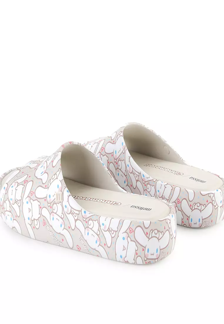 Free Platform Slide + Hello Kitty And Friends Ad
