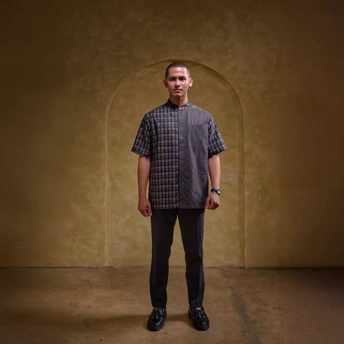 ZM Zaskia Mecca - Khoja Ink Kemeja Koko Pria Lengan Pendek - Teman Serumpun - Edisi Kamboja