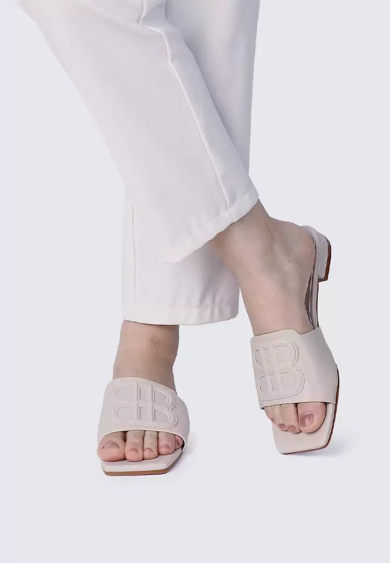Michelle Comfy Sandals In Beige