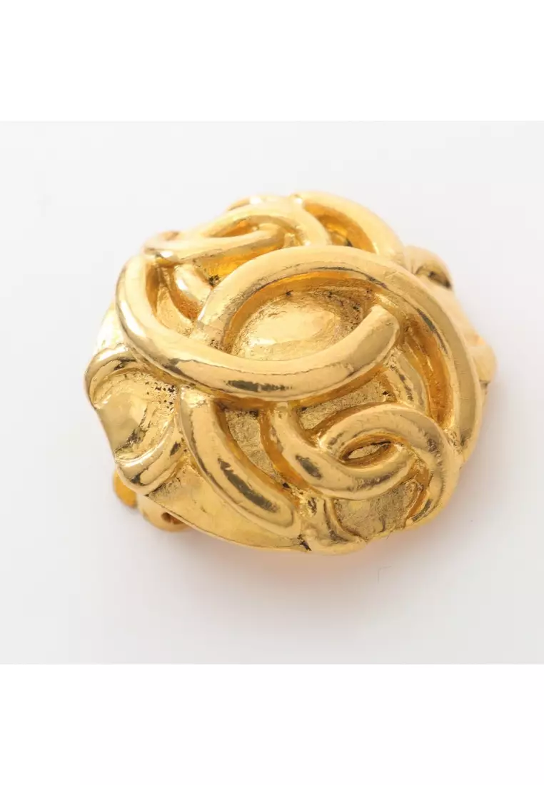 Pre-Loved Chanel coco mark earrings GP gold 25