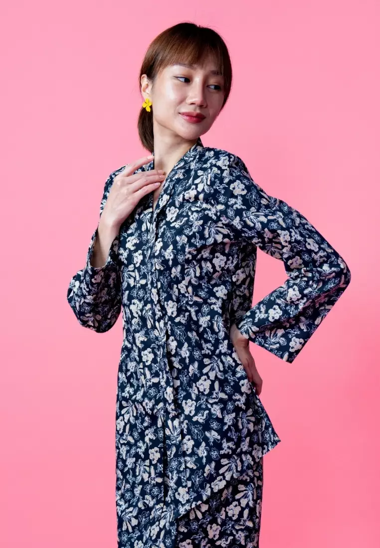 Bayu Somerset Faye Kebaya