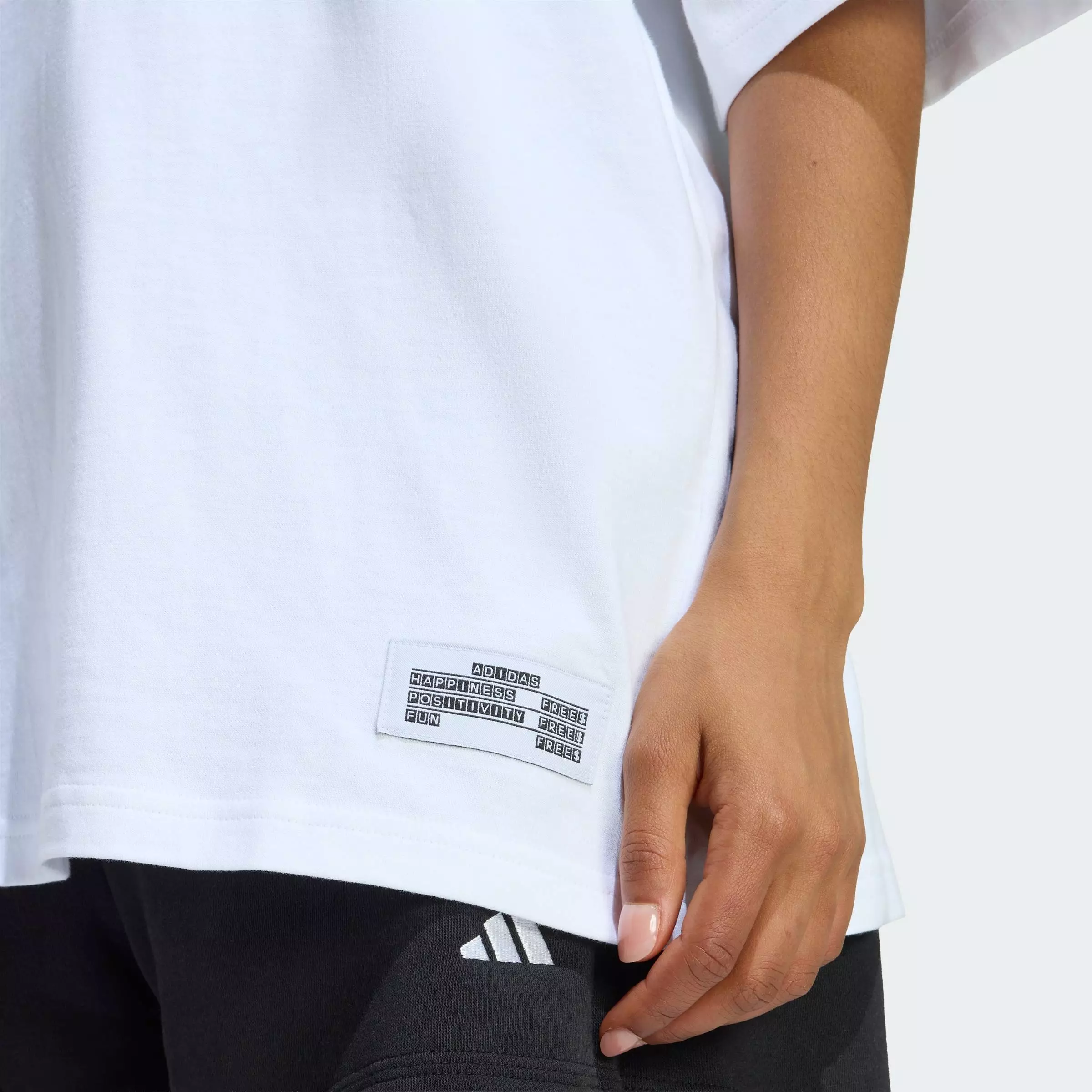 Lifestyle MINI EMBROIDERY OVERSIZED GRAPHIC T-SHIRT Women White KA5086