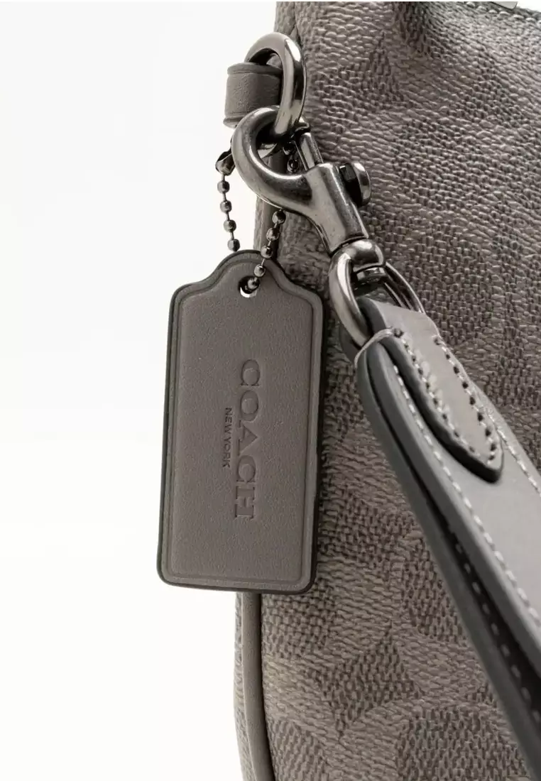Mens Pouch In Signature Canvas - Grey/Black