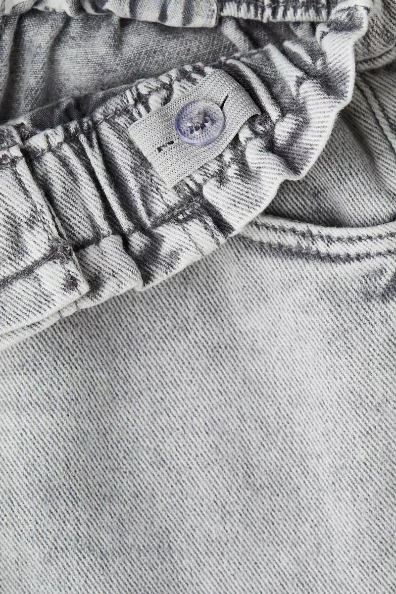 Relaxed paper bag jeans