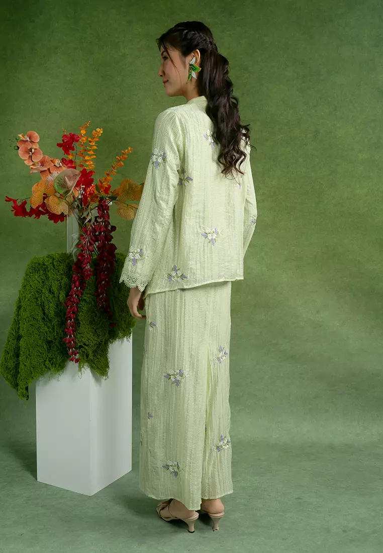 Iyana Handkerchief Kebaya Set