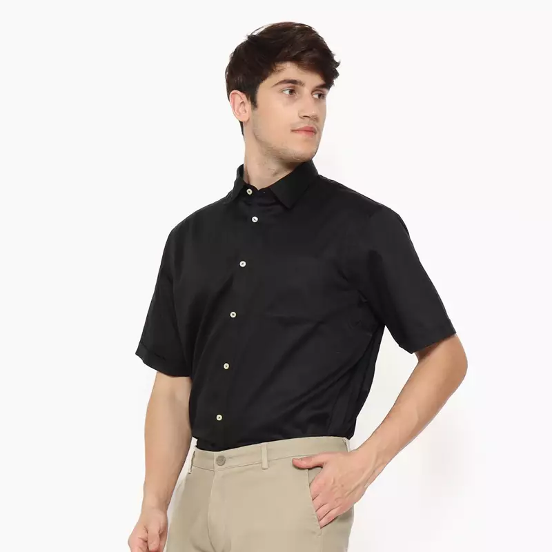 Lawell Kemeja Pria Lengan Pendek Slim Fit Warna Black – Sixt