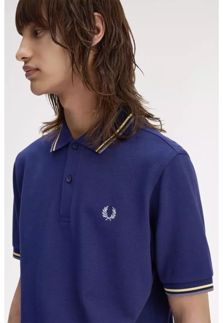 Fred Perry M3600 Twin Tipped Fred Perry Shirt (French Navy / Champion's Gold / Stockport Blue)