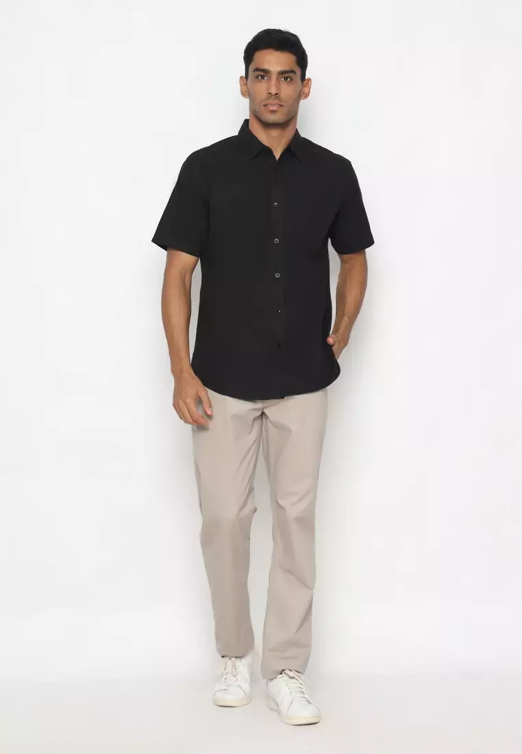 POLICE Kemeja Polos Cotton Hitam Regular Fit Pria