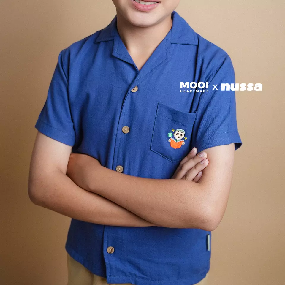 Mooi x Nussa Kemeja Anak Laki-Laki Nussa Pocket Shirt - Classic Blue