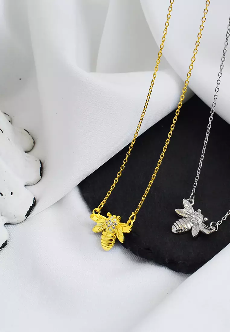 Cute bee necklace hotsell
