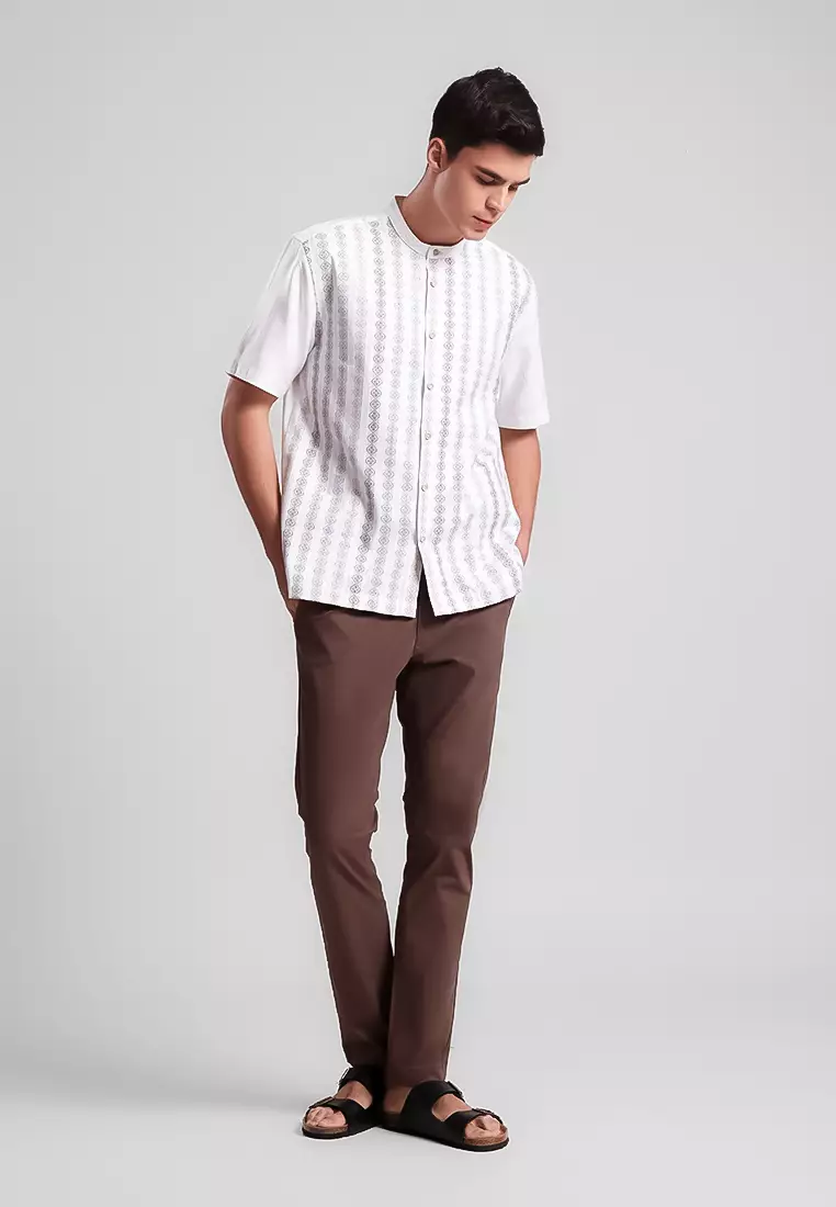 MANZONE - Kemeja Koko Lengan Pendek Pria Duhail Comfort Fit - Khaki Warna Khaki