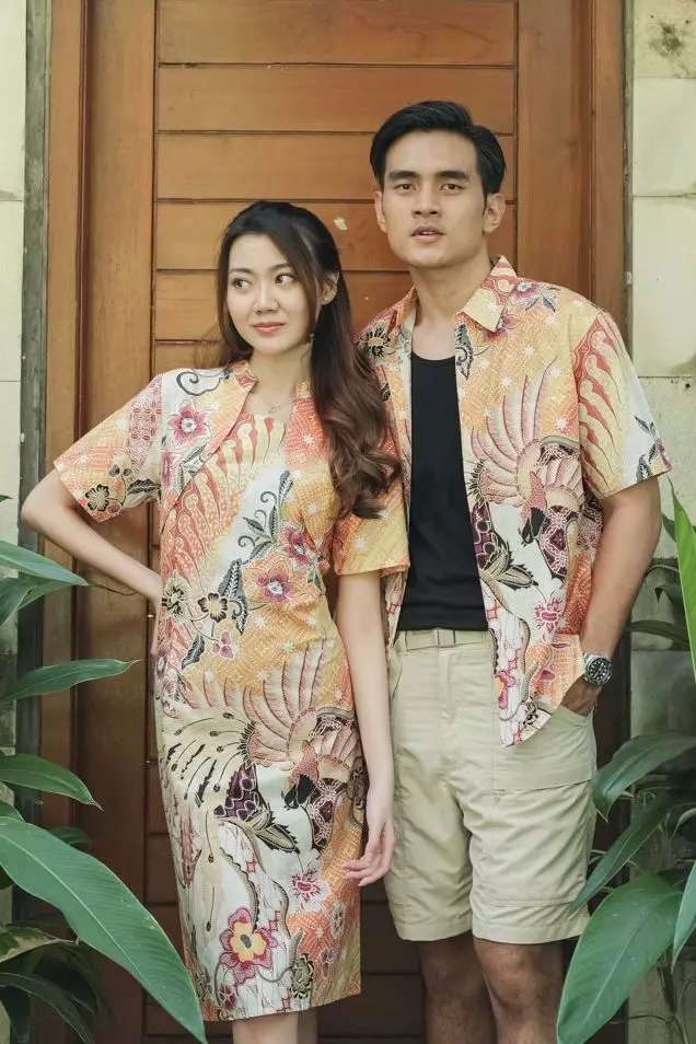 Sakha Orange Kemeja Pria  Pendek Slim Fit Digital Print