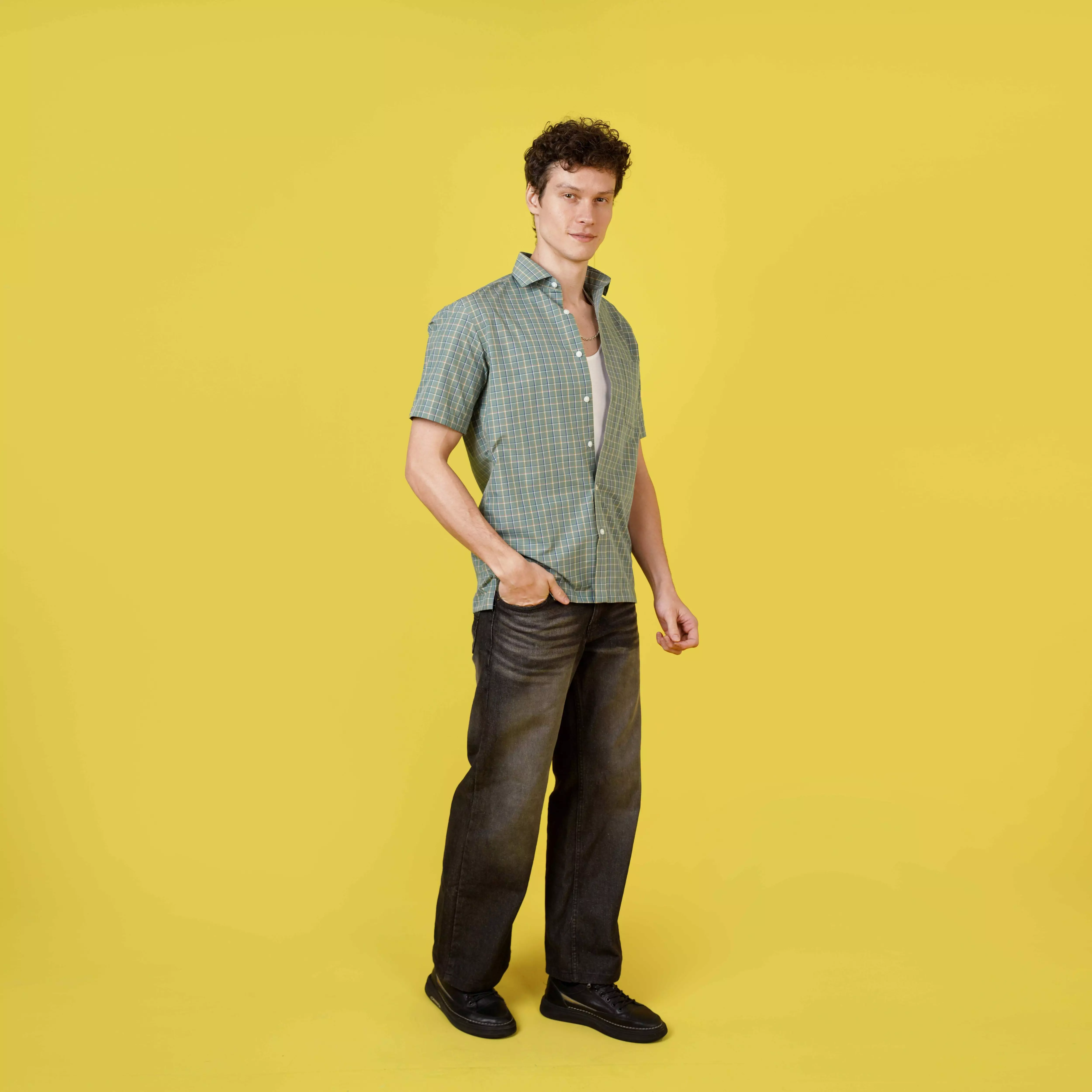 Ethan White - Short Sleeve Khadafe Check