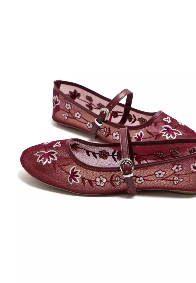 Jual Berrybenka Label Sofia Mayala Embroidered Mary Jane Maroon ...