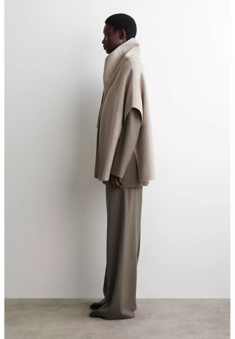 DOUBLE-FACED WOOL SCARF CAPE