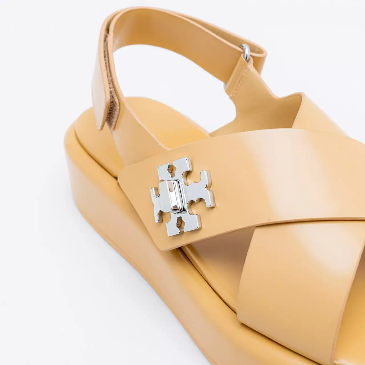 [4.4PRIL KEJUTAN HARGA] Turnlock Platform Sandal Cantucci