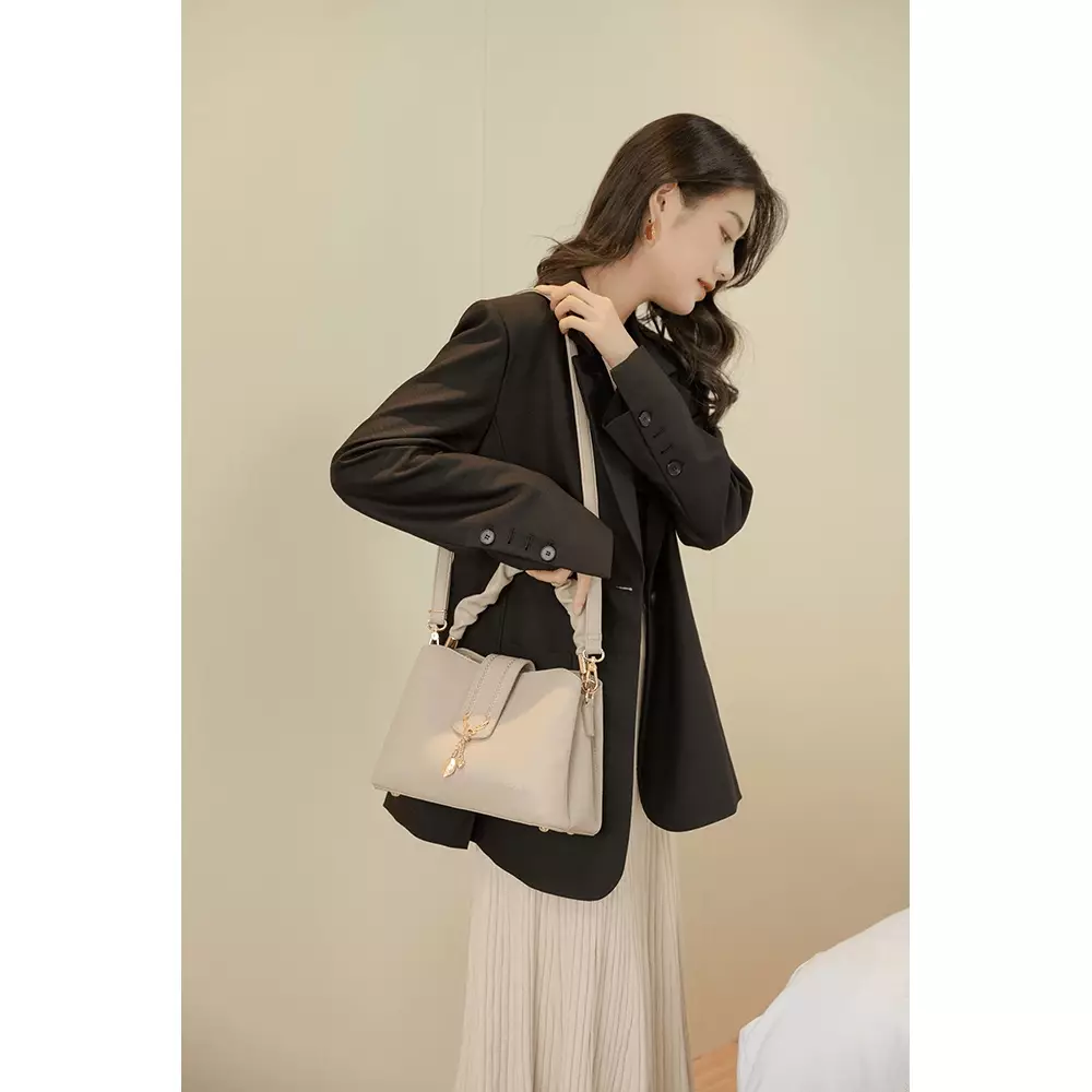 En-ji Sassi Handbag  - Black