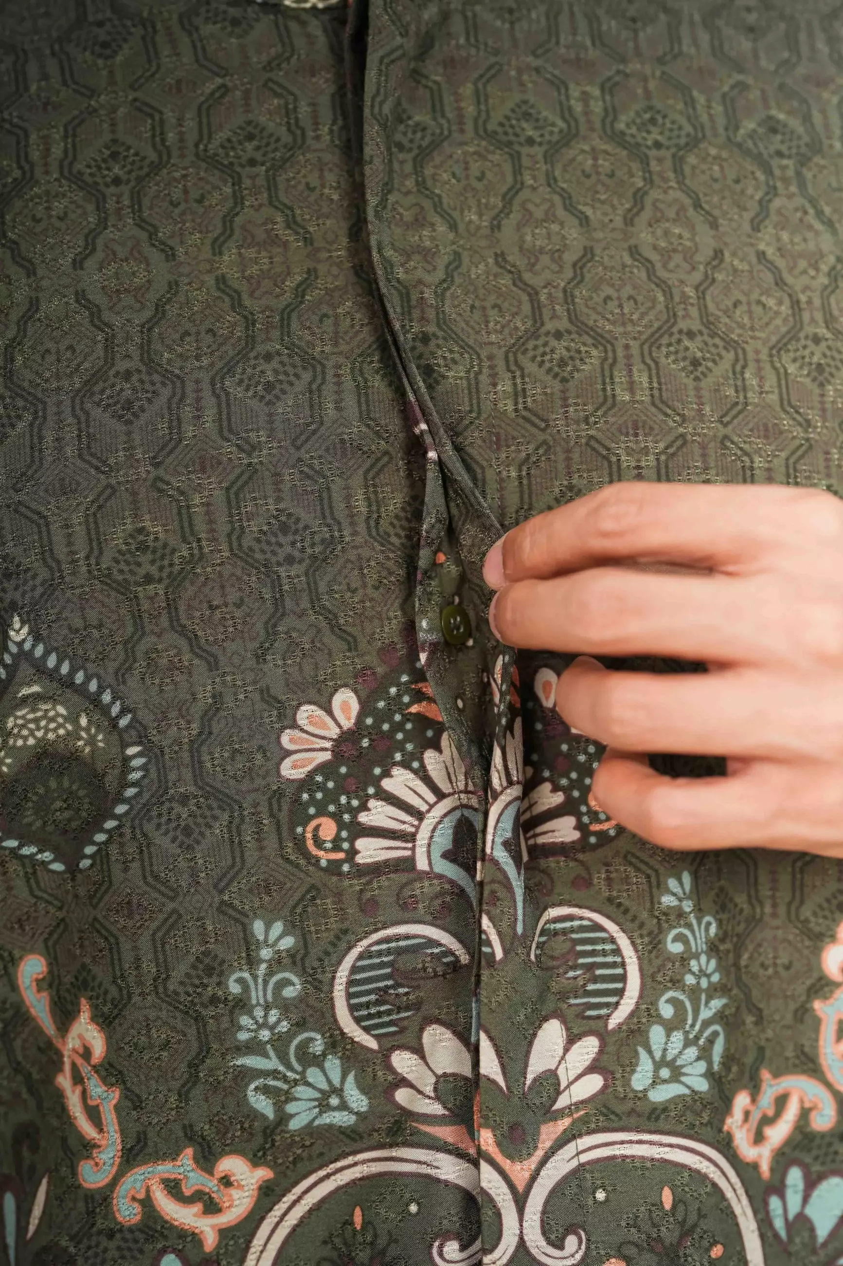 Sarimbit Akasya Olive Kemeja Pria  Koko Lengan Panjang Regular Fit Furing