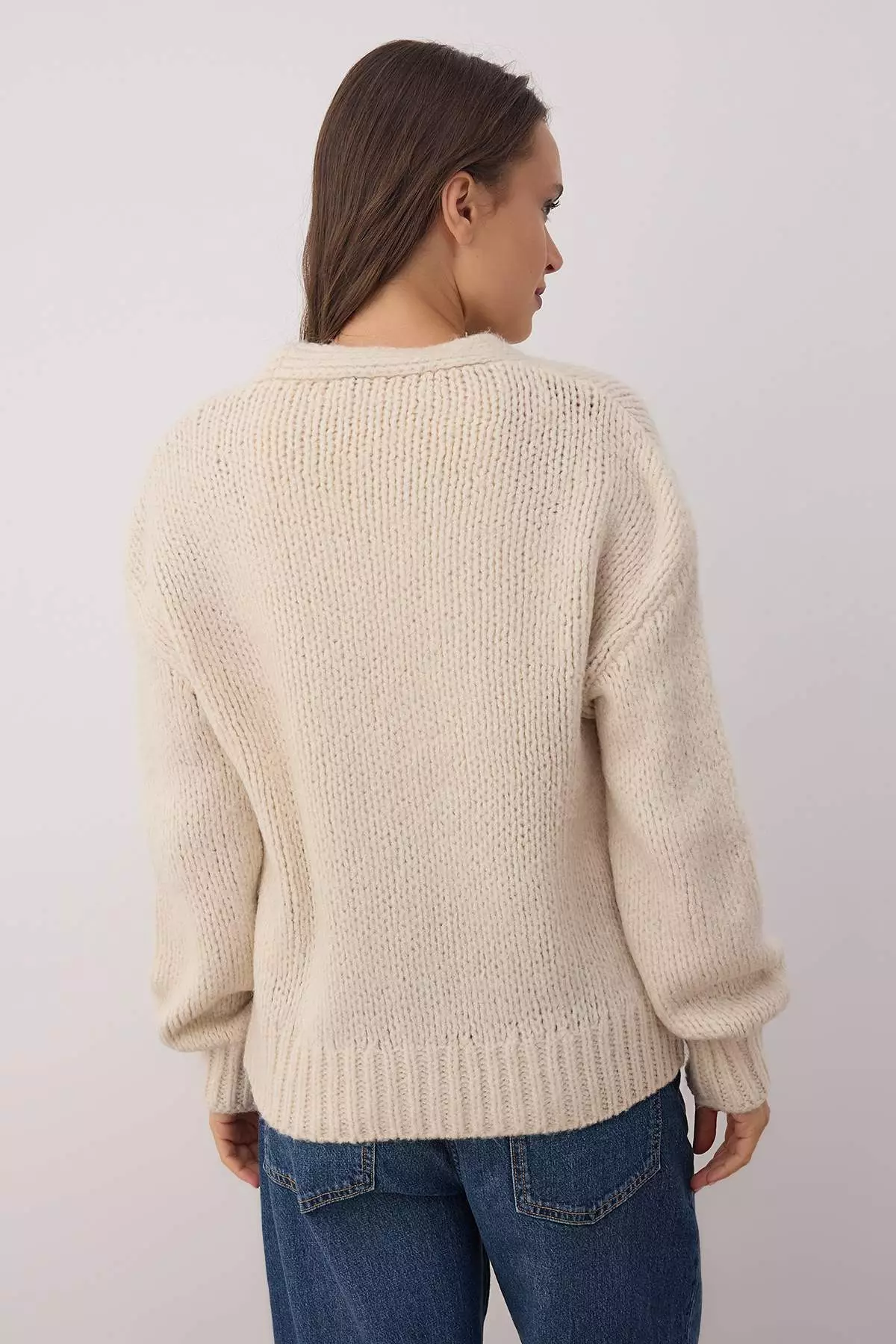 Stone Soft Texture Fruit Embroidered Wide Pattern Knitwear Cardigan Twoaw26Hi00117