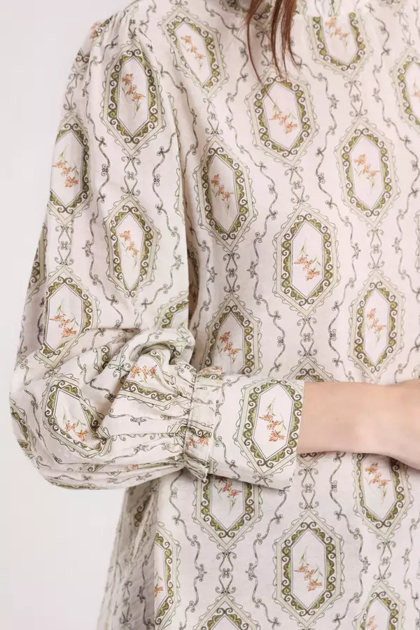 MINIMAL - Lavoira - Blus Print Motif Novelty - Light Green Colour Green_Light