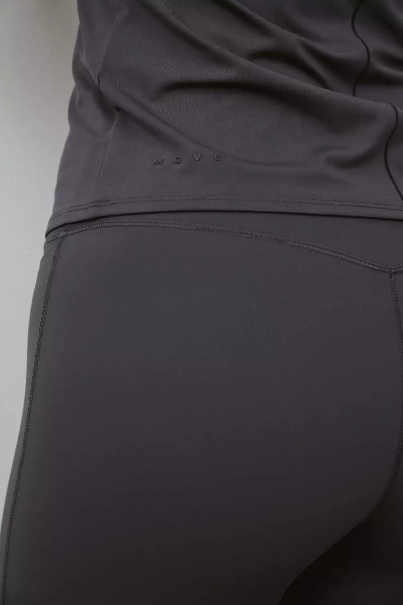 Sports top with DryMove™