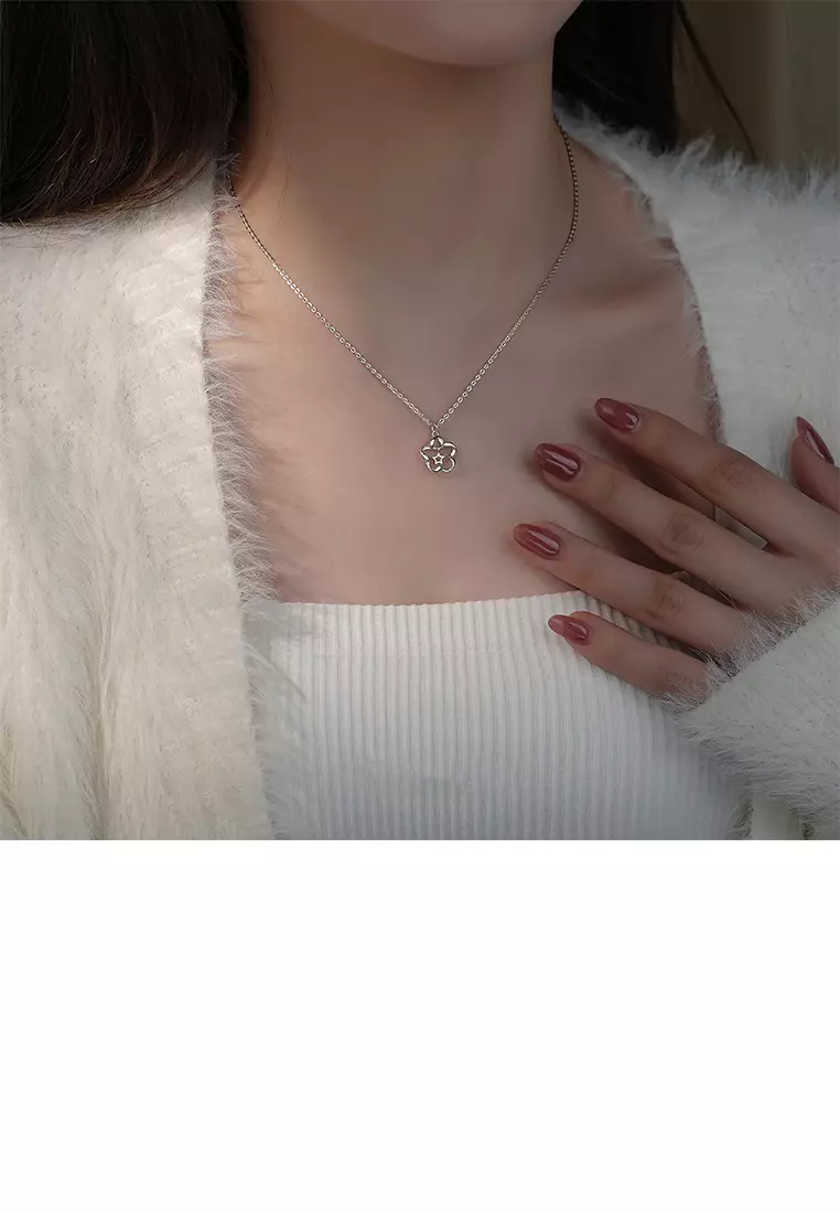 UNALLOYED★韓国★人気★男女兼用★FLOWER NECKLACE / SILVER MUSINSA | UNALLOYED Flower Necklace / Silver