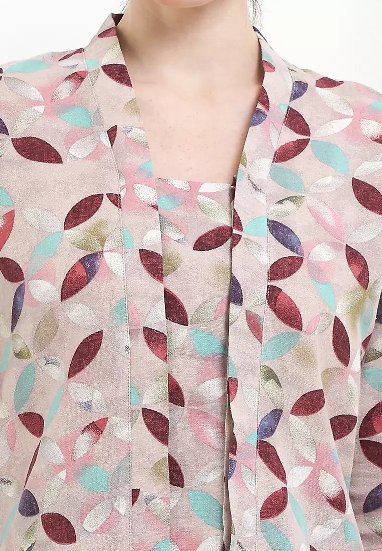 Kebaya Kutu Baru 3/4-length Sleeves