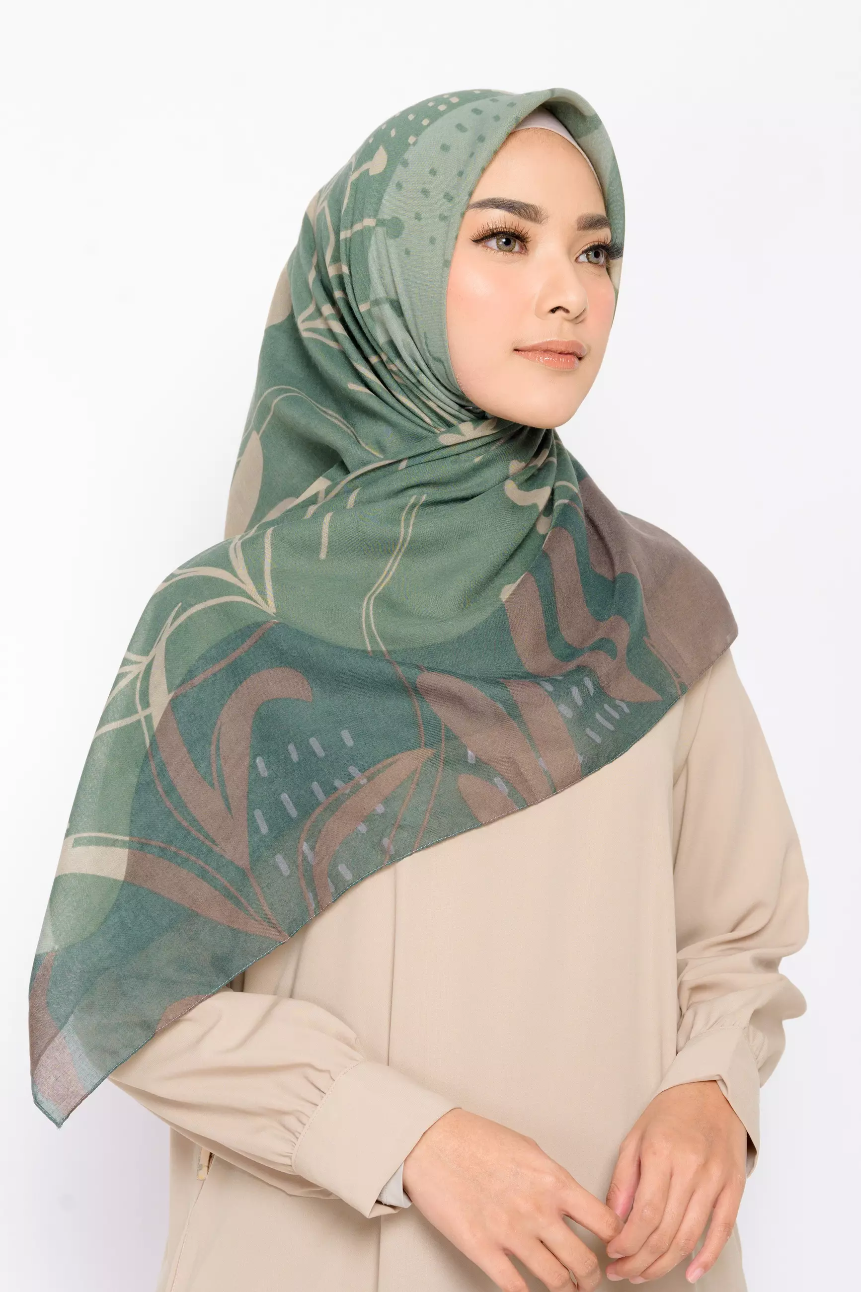 ZM Zaskia Mecca - Malea Grey Scarf Kerudung Segi Empat